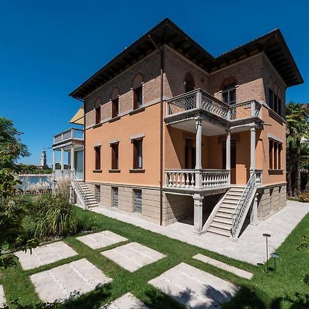 Ca' Delle Contesse - Villa On Lagoon With Private Dock And Spectacular View 베니스-리도 외부 사진