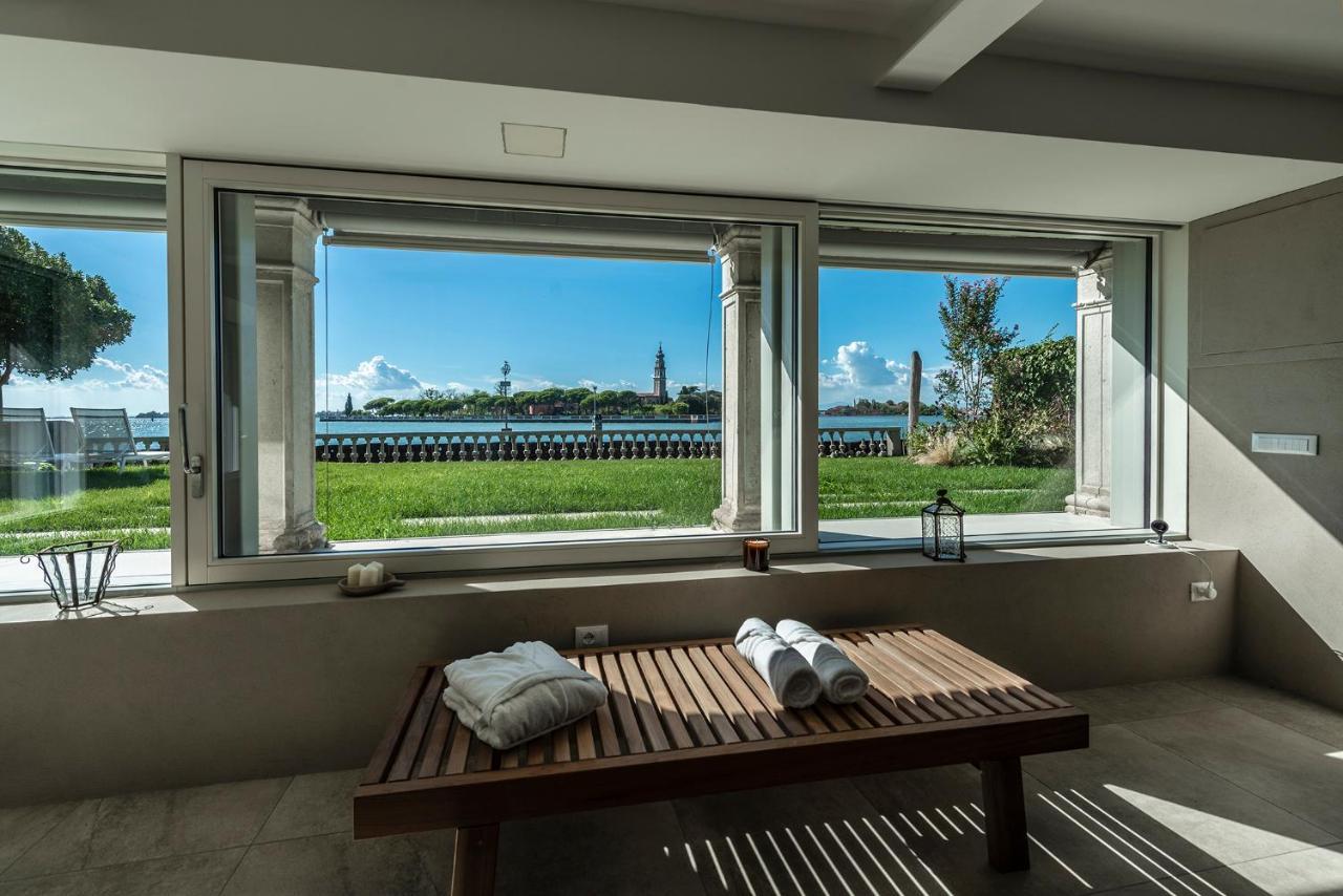 Ca' Delle Contesse - Villa On Lagoon With Private Dock And Spectacular View 베니스-리도 외부 사진