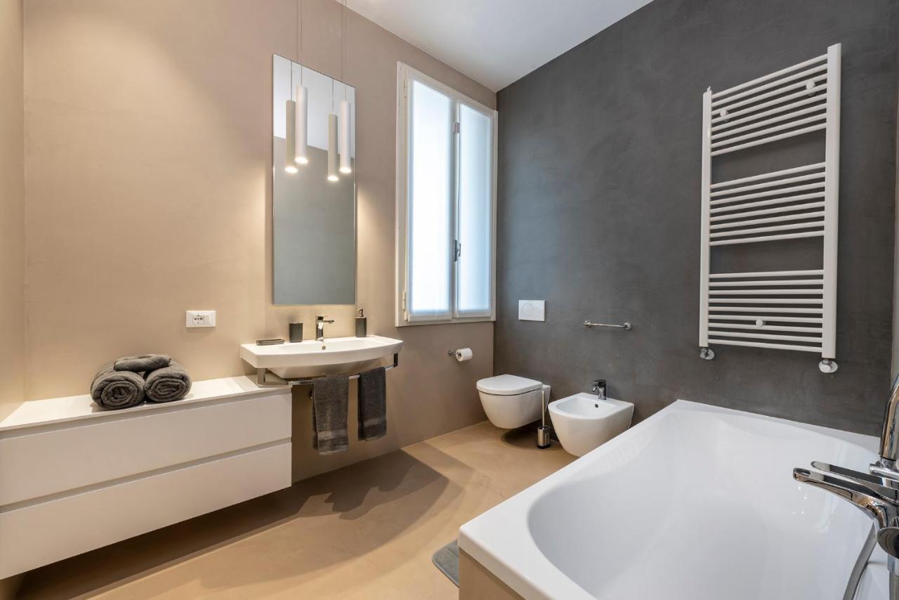 Ca' Delle Contesse - Villa On Lagoon With Private Dock And Spectacular View 베니스-리도 외부 사진